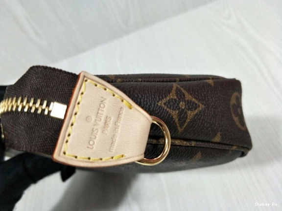 Louis Vuitton ACCESSOIRES POCHETTE 0801